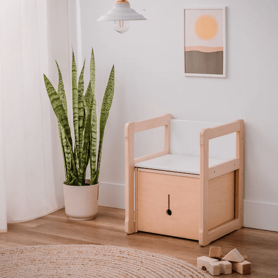 Meuble Montessori chaise avec rangement - Créatrice ETSY : WoodjoyCollection