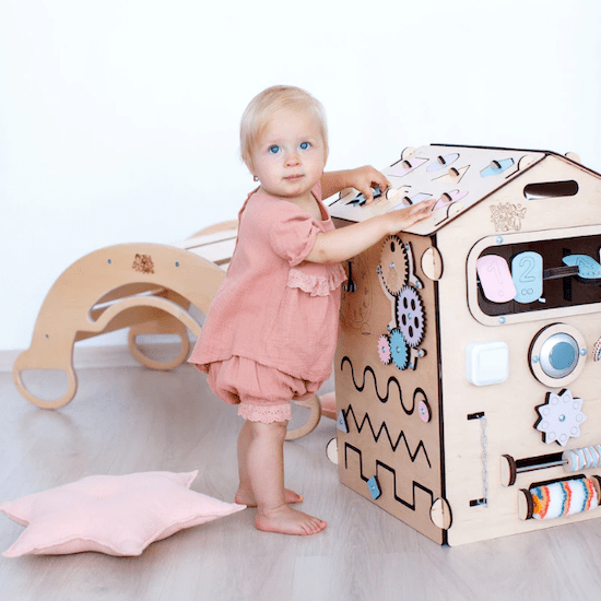 Cube d'éveil Montessori - Créatrice ETSY : BusyKidsEU