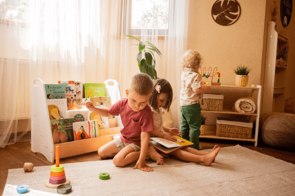 Meuble Montessori pour salle de jeux - Créatrice ETSY : WoodandRoomUA