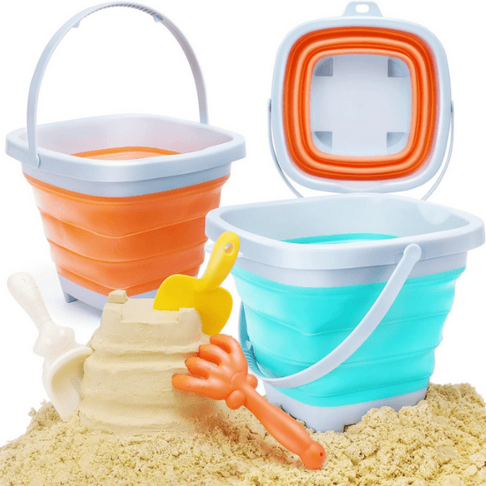 Seau pliable avec jouets de plage