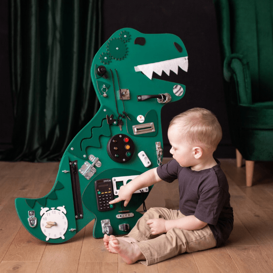 Planche d'activités pour bébé sur le thème des dinosaures - Créatrice Etsy : FoxyFamilyBusyBoard