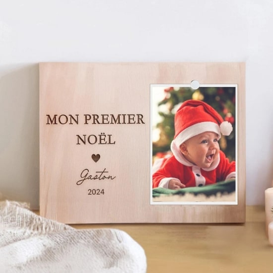 Idée premier cadeau de Noël pour bébé : un cadre en bois - Créatrice Etsy : LoupiotDream